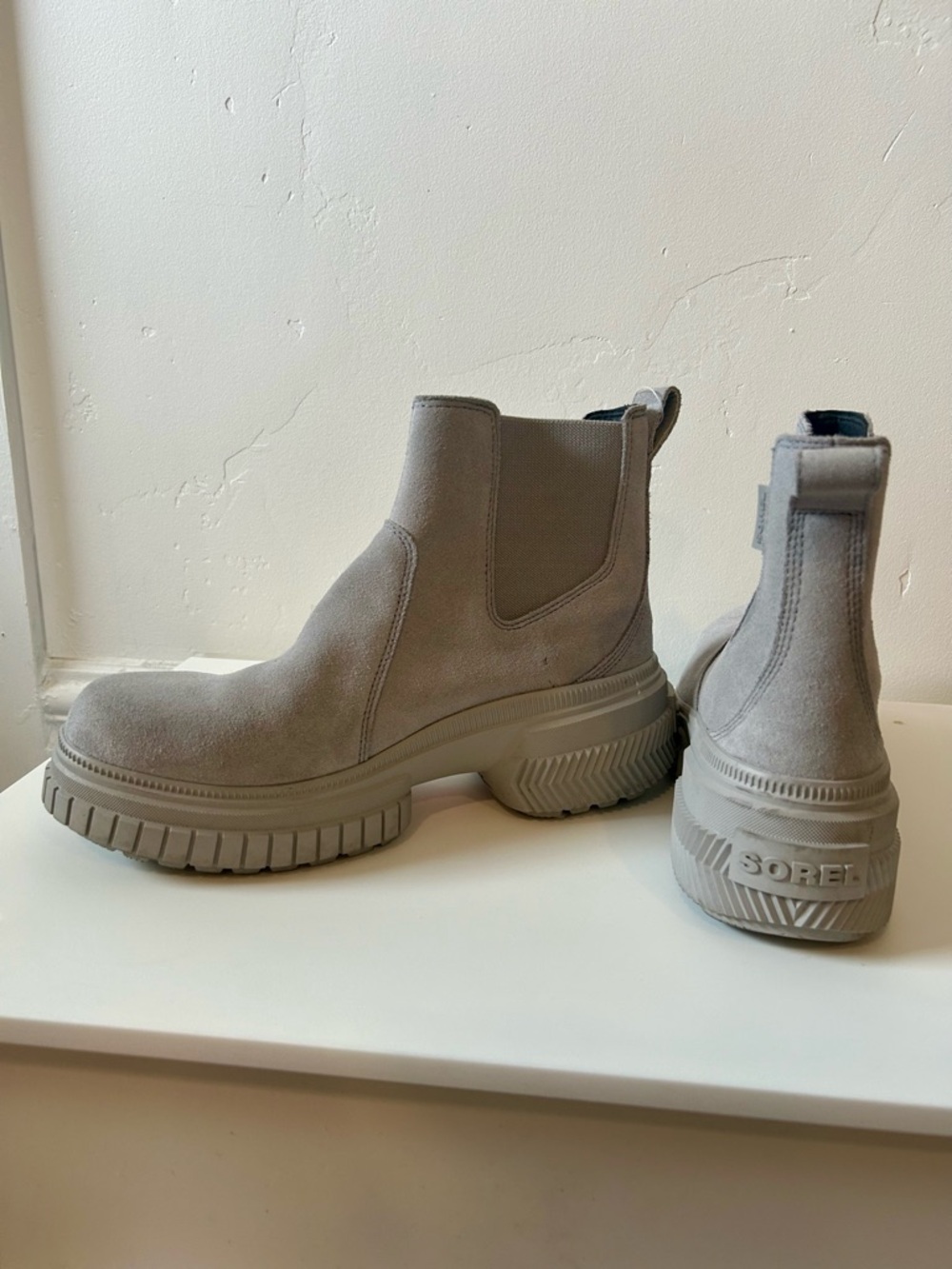 Sorel Light Gray Suede Ora Ave Chelsea Waterproof Boots- Size 9.5